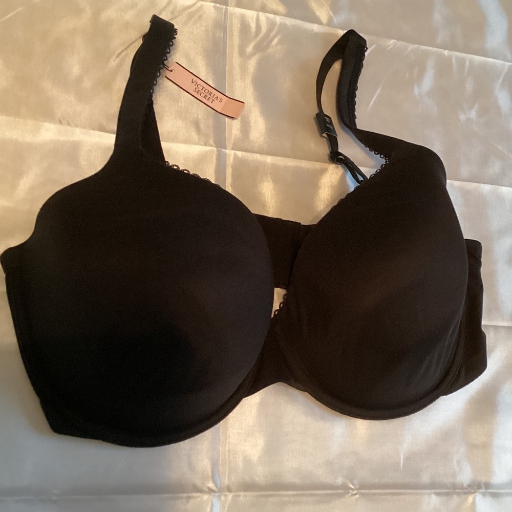 Victoria’s Secret Body by Victoria Perfect Coverage 38DDD Black Bra